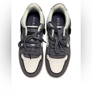 GUESS Men's Gray and White Sneakers